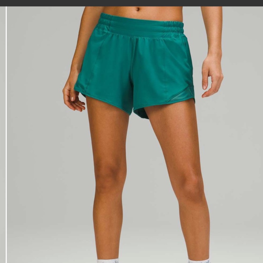 Lululemon Low Rise Hotty Hot Short 4” 8 Tall